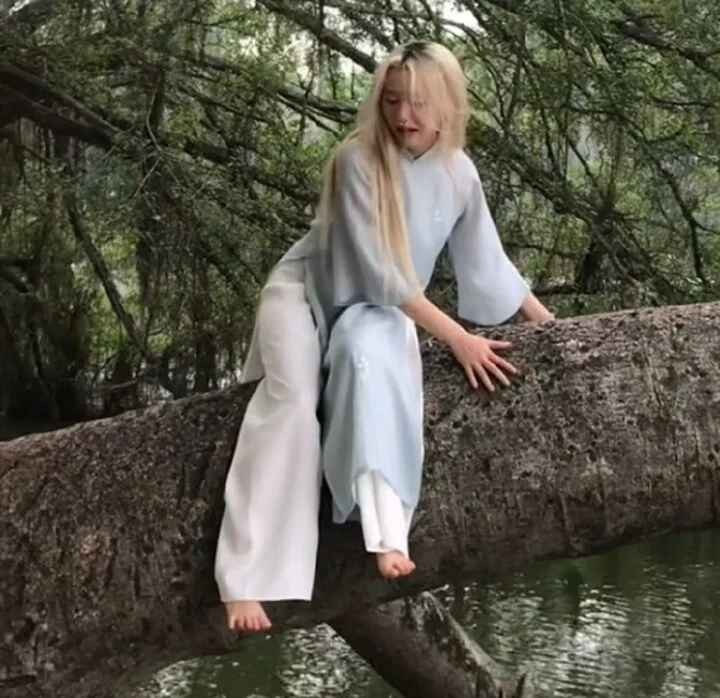 Chup anh ao dai va 