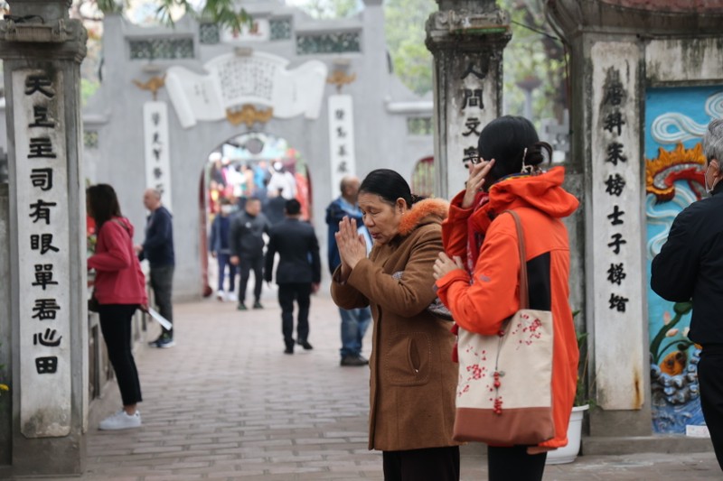 Nguoi dan Ha Noi no nuc di le dau nam cau chuc may man-Hinh-8