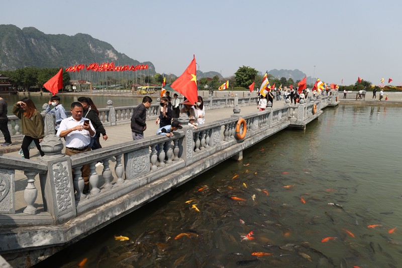 Đầu năm, du xuân chùa Tam Chúc cầu bình an - Hình 10 Dau nam, du xuan chua Tam Chuc cau binh an-Hinh-10
