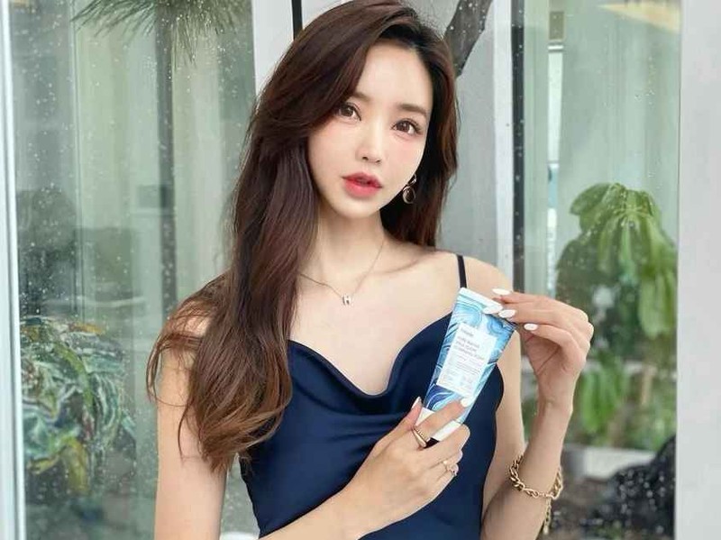 Nu DJ xu Kim Chi khoe body cuc chuan lam netizen 