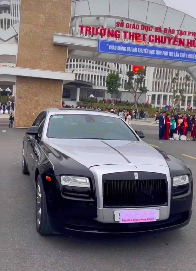 MXH lan truyen nam sinh tot nghiep duoc bo me tang Rolls-Royce 5 ty-Hinh-2