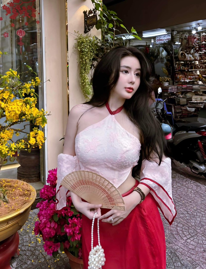 Hot girl so 1 Sai thanh di du lich khoe vong 1 