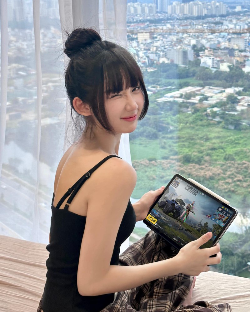 Nu streamer Mina Young khoe anh moi dep tua nang tho-Hinh-4