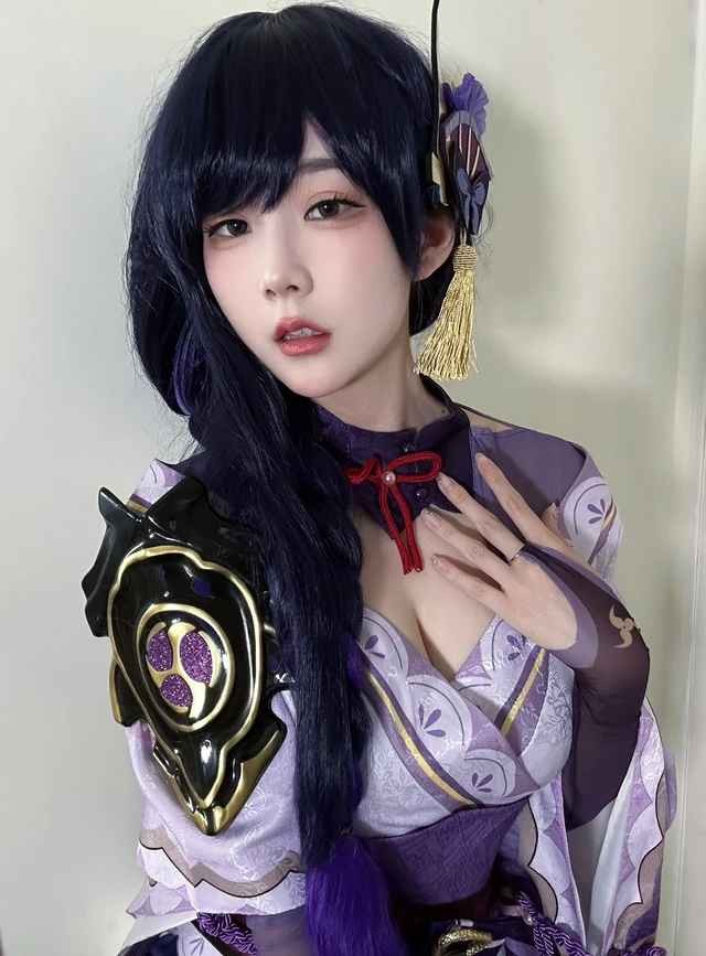 Nu BLV Lien Minh Huyen Thoai cosplay thanh Ahri 