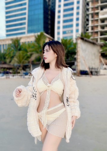 Gai xinh khoe man cosplay Yone sieu day dan, hau truong gay chu y-Hinh-7