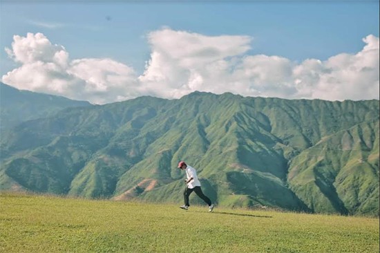 Thao nguyen xanh tren nui cao tuong dau hoa ra Ta Xua