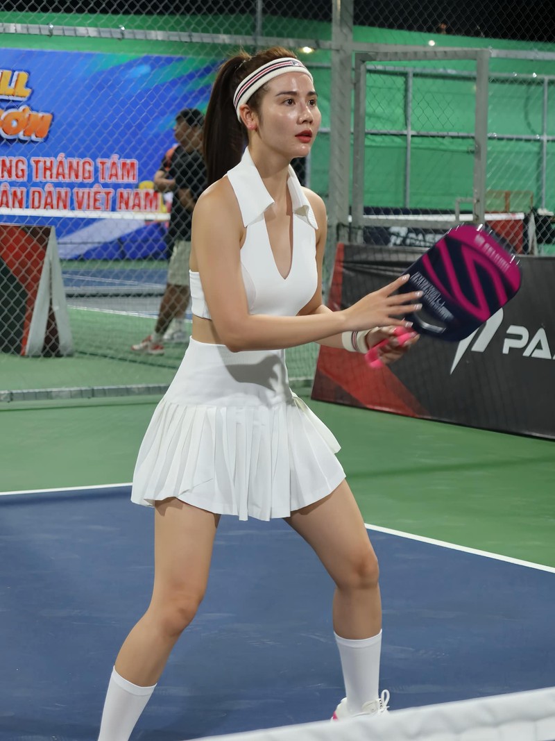 Suot ngay khoe anh Pickleball, Huyen Lizzie dat muc tieu du 