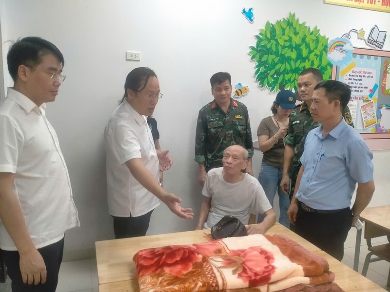 Ha Noi: Di doi 160 dan chung cu A7 Tan Mai tranh bao Yagi-Hinh-5