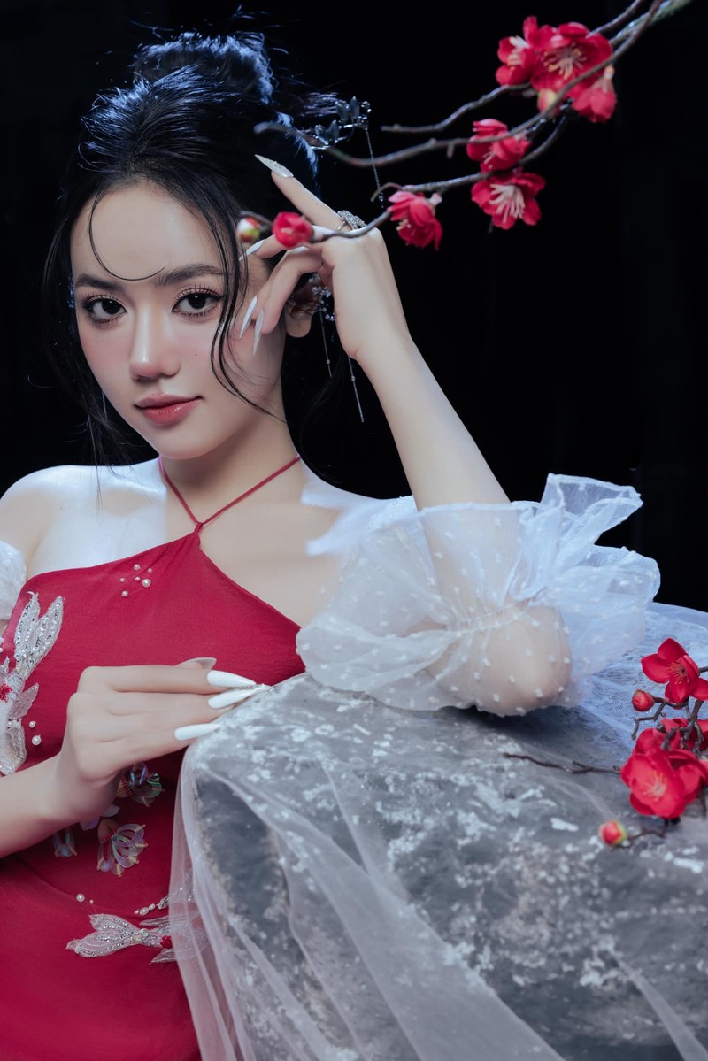 Lo hint chong cu Xoai Non hen ho voi gai xinh TikTok Bo Chanh-Hinh-10