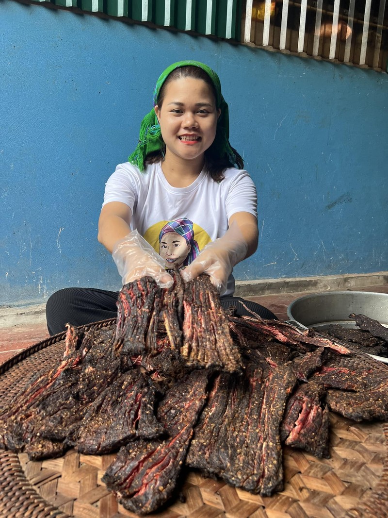 Mukbang de suon lon, nu TikToker gay am anh cho 8,2 trieu nguoi-Hinh-8