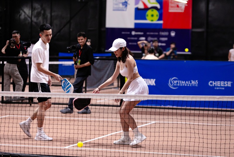 Drama mac do goi cam choi pickleball, Milan Pham noi gi?-Hinh-2