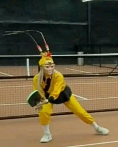 Phuong Ly cosplay den san pickleball, ai nhin cung nga ngua-Hinh-3