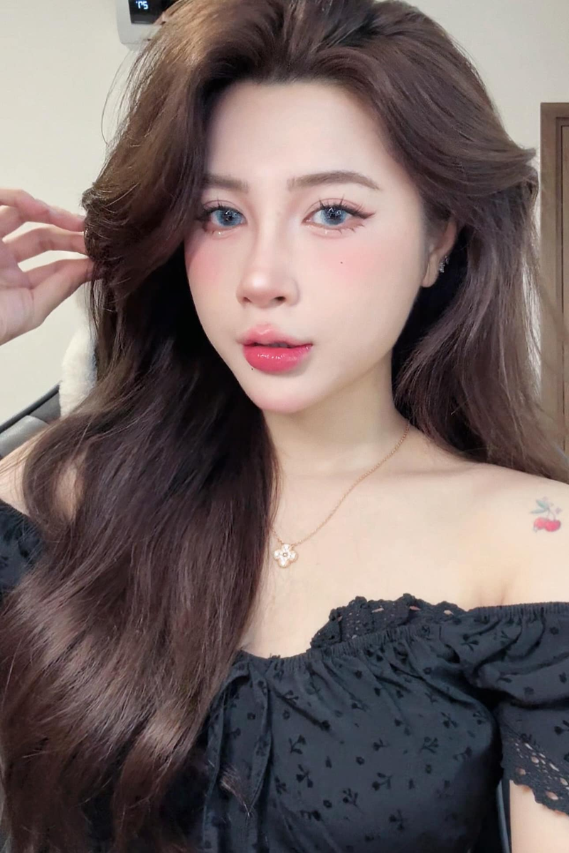 Nu streamer Quynh Ami cong khai da 