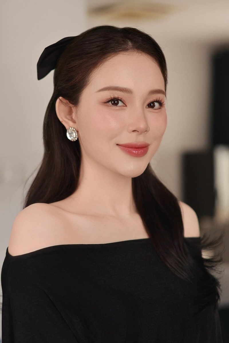 Lam dau hao mon, Linh Rin khoe goc nghieng than thanh mien che-Hinh-2