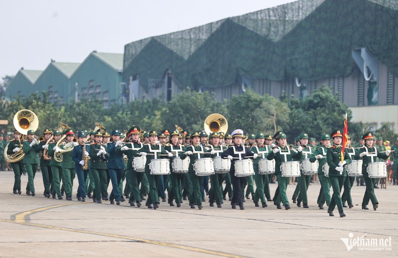 Tiem kich nhao lon tren troi Ha Noi, dac cong pho dien vo thuat-Hinh-2