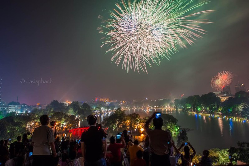 Kinh nghiem ngam tron man phao hoa Tet Duong lich o Ha Noi