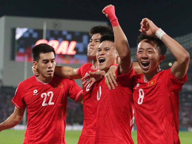 Tuan Hai toa sang, DT Viet Nam co chiec cup vo dich AFF Cup-Hinh-5