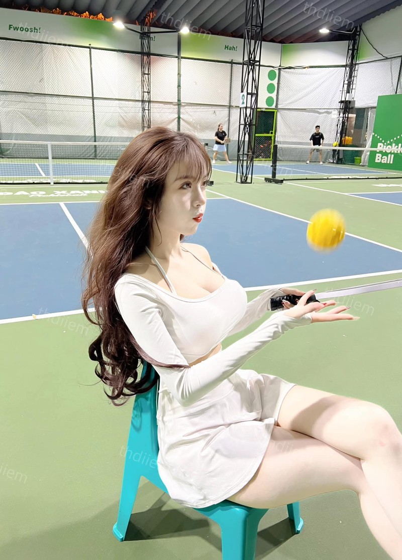 Du trend vay bang keo, hot girl pickleball khoe vong eo sieu thuc-Hinh-6