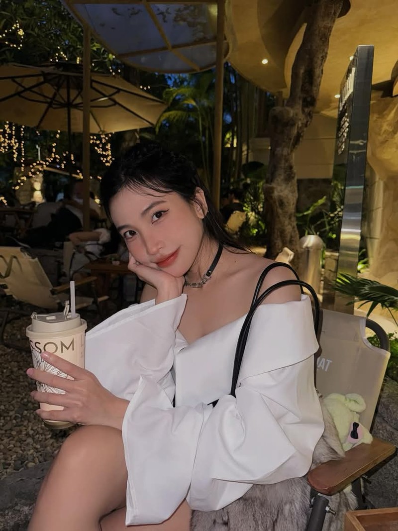 Nu streamer Lily Phan dang anh moi khoe 