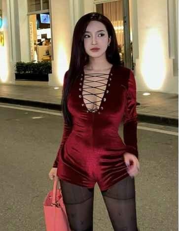 Gai xinh Dong Nai tung clip trai nghiem sieu xe body net cang-Hinh-5