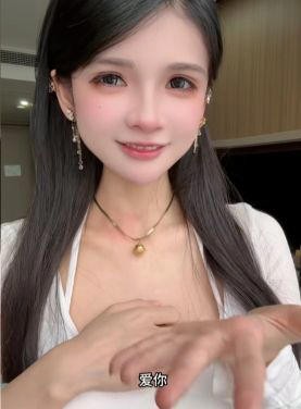 Bi nghi ngo phau thuat tham my, nu streamer tung luon anh chung minh-Hinh-9