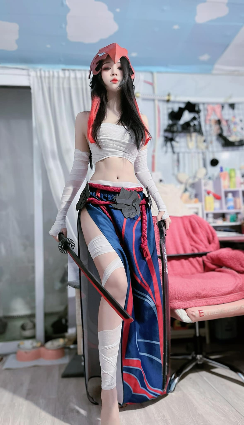 Cosplay ho ly Binh Binh, nu coser Viet Nam gay bao coi mang-Hinh-7