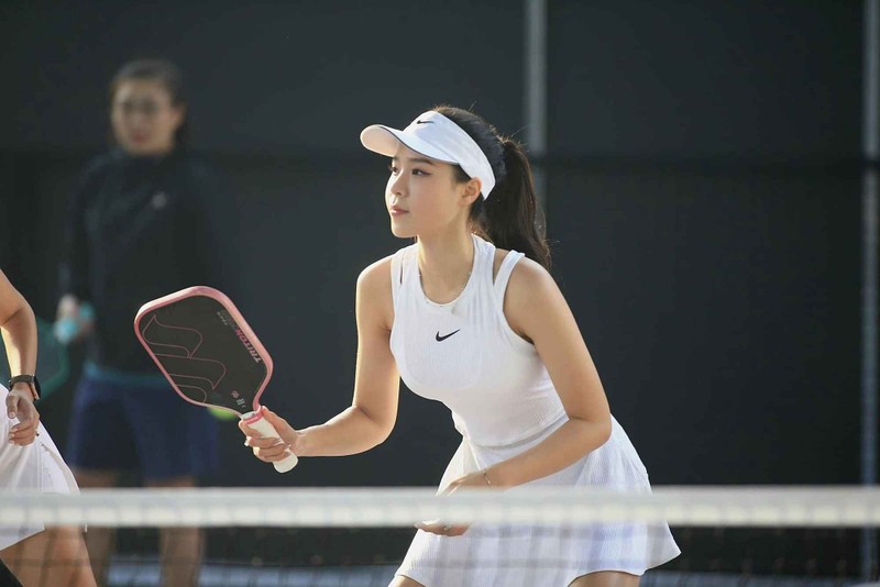 View - 	Danh tính nàng thơ trên sân pickleball