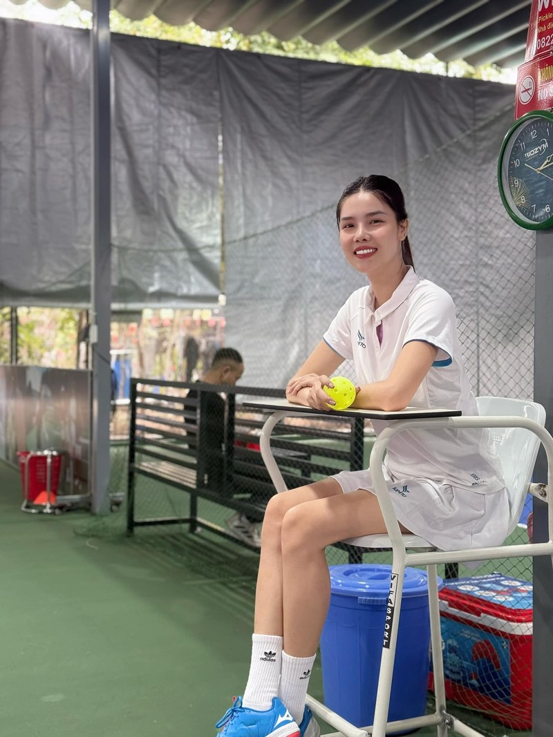 Sieu mau Ky Han ngay di choi pickleball, toi chot don hang online