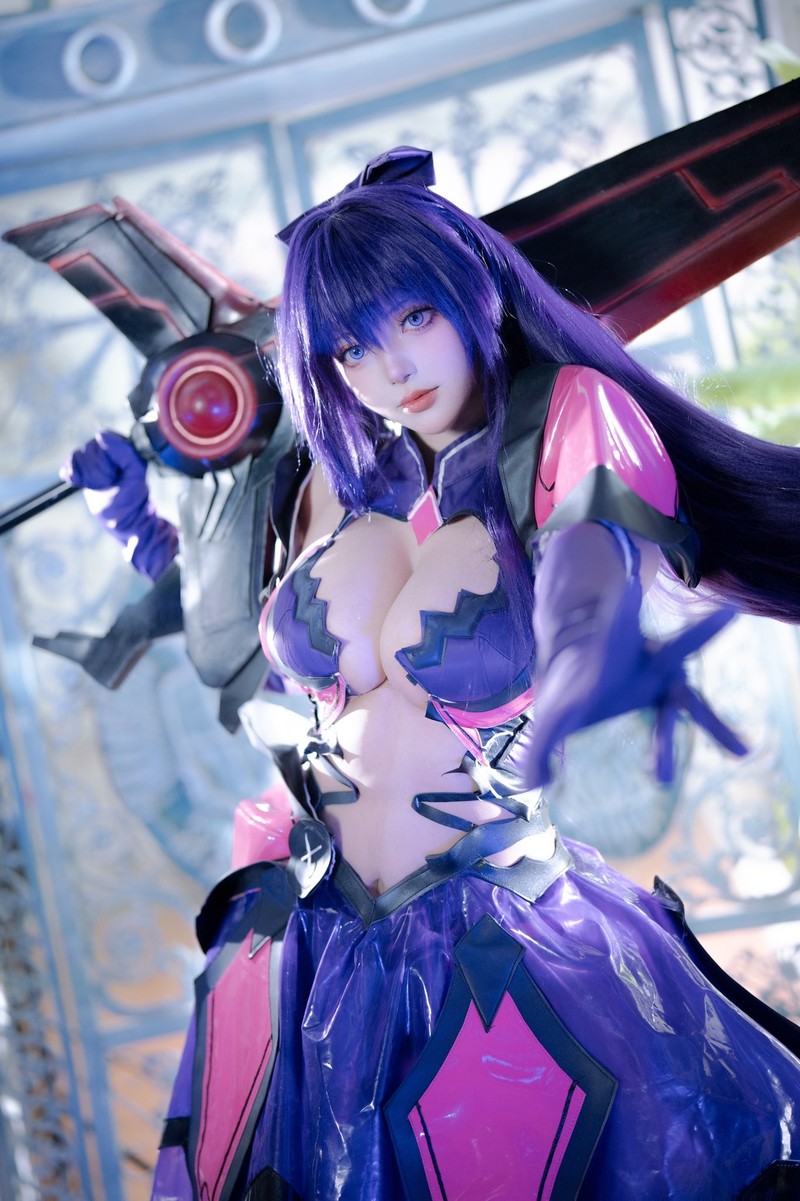 Nu coser “sieu vong 1” khien nguoi xem hoang mang-Hinh-7