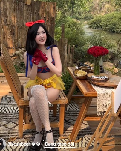 Man cosplay Bach Tuyet 