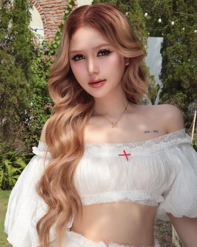Hot girl Instagram Xoai Non khoe eo thon, vai tran quyen ru-Hinh-2
