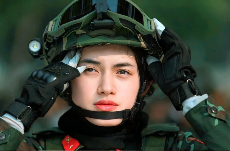 View - 	Nữ Hạ sĩ tham gia diễu binh gây sốt với visual tựa hoa hậu