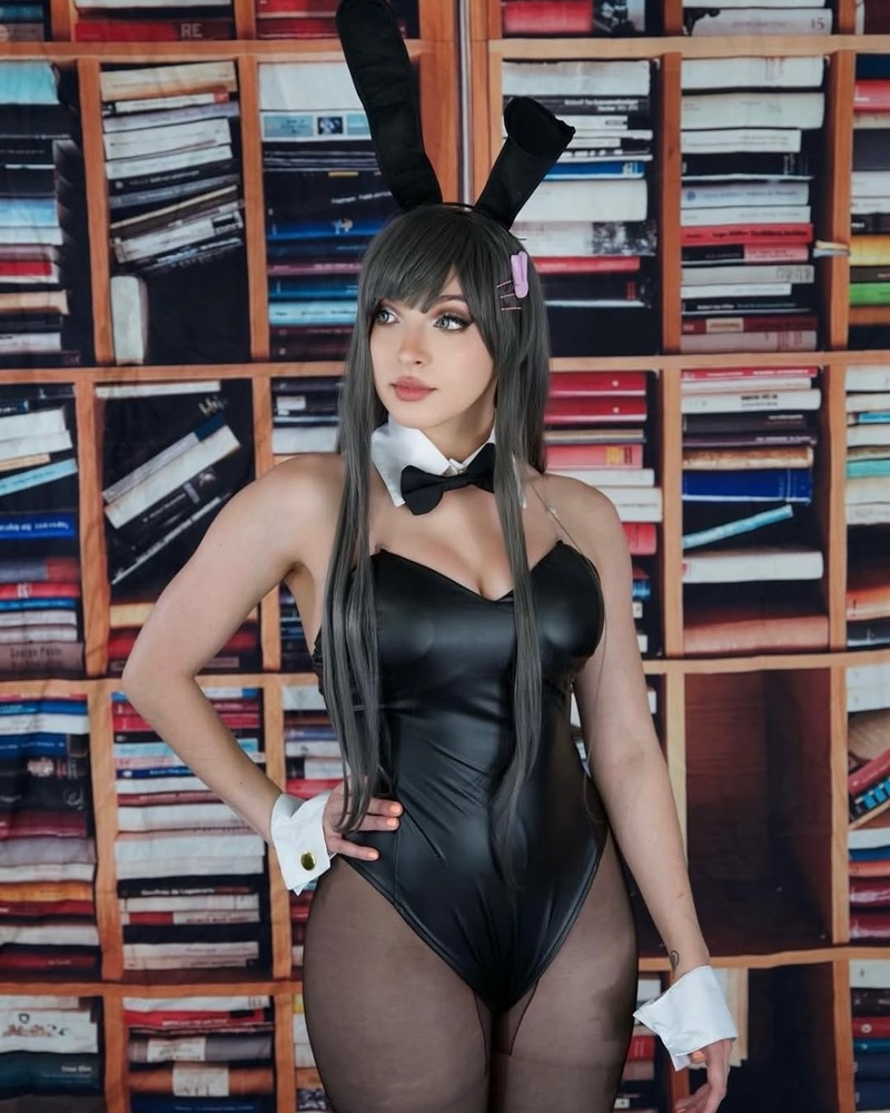 Bien hinh thanh Emma Frost, nu coser khien netizen 