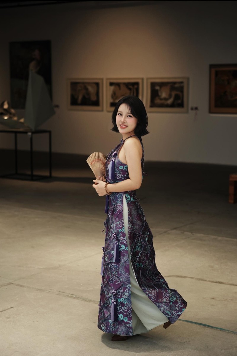 Co giao Vat ly gay bao khi day online dien ao dai cuc me-Hinh-6