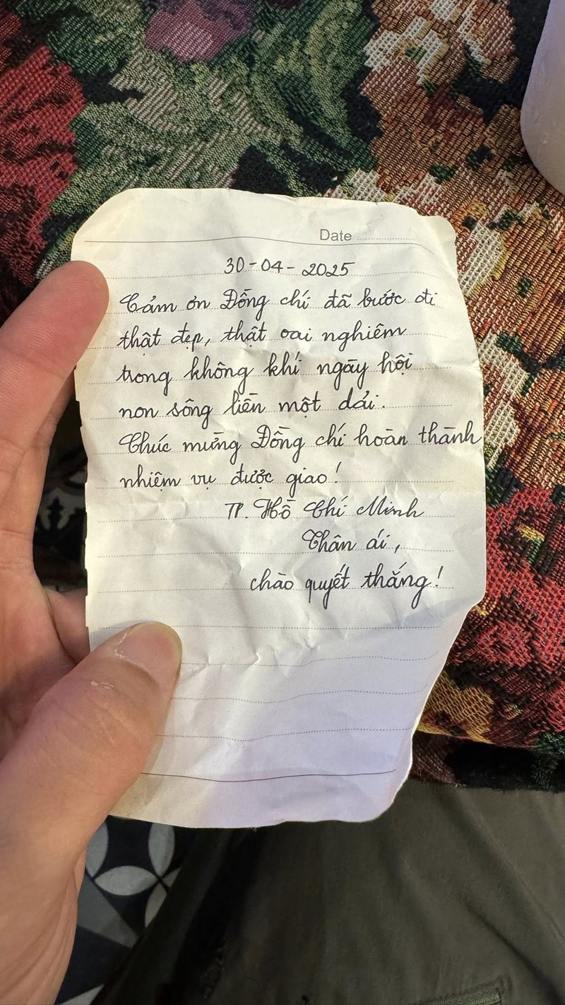 Chien si tham gia dieu binh, dieu hanh 30/4 khoe qua 