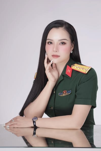 Giong nu le dieu binh, dieu hanh 30/4 dep 