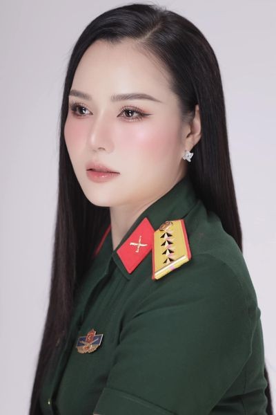 Giong nu le dieu binh, dieu hanh 30/4 dep 