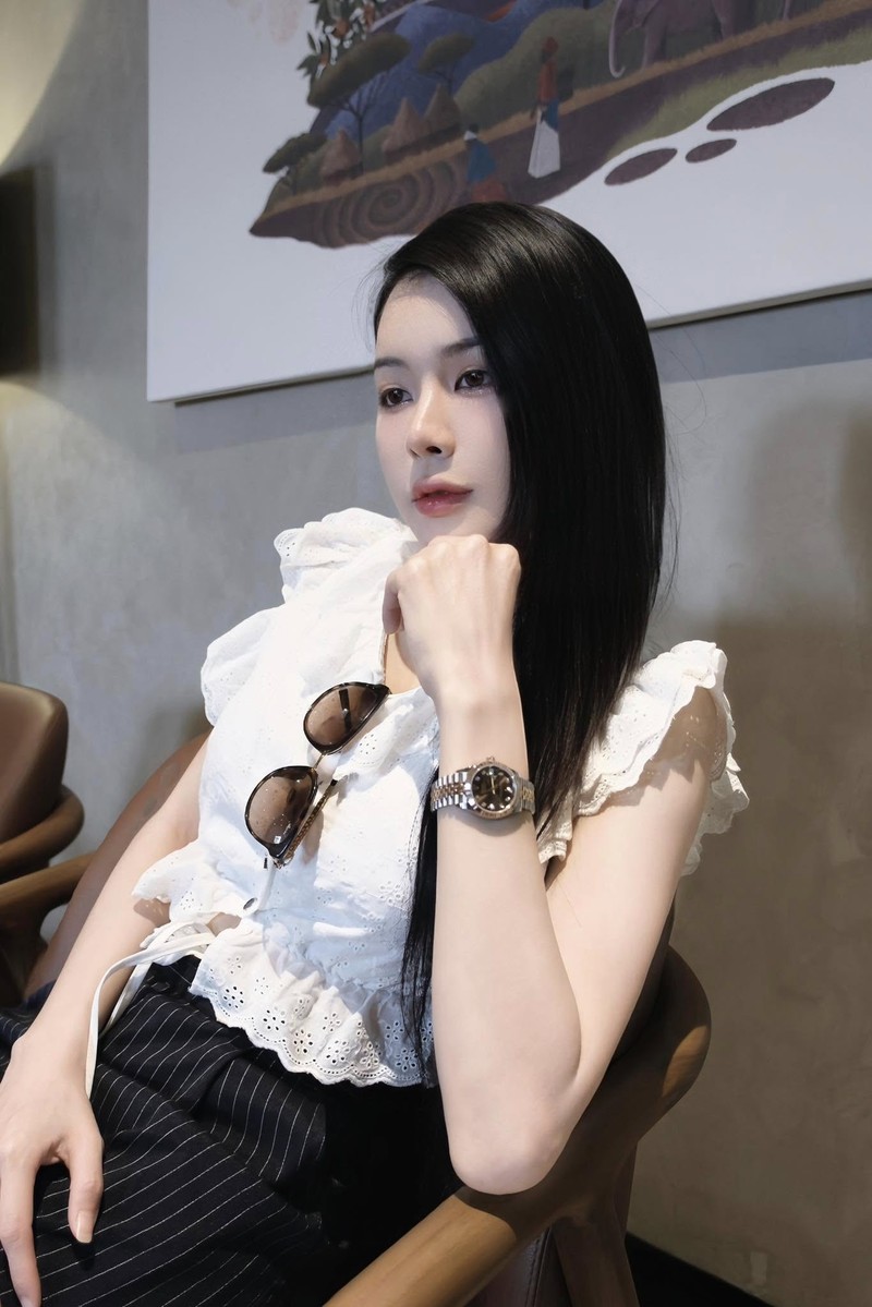 Hot girl phong gym lo hoc van 