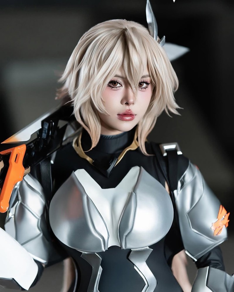 Vo Nu Ngan Ha khoe anh cosplay, fan Lien Quan tram tro khong ngot-Hinh-2