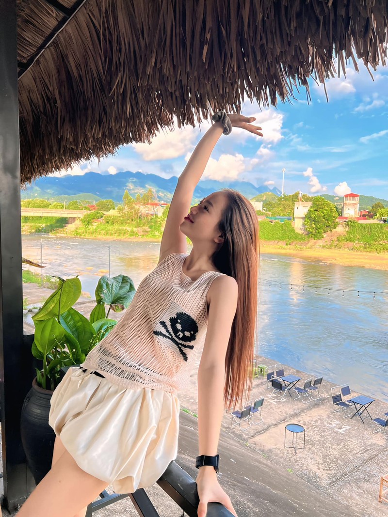 Mai Linh Zuto co man ung xu 