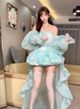Bi xem chua livestream, hot girl xinh dep thang thung 