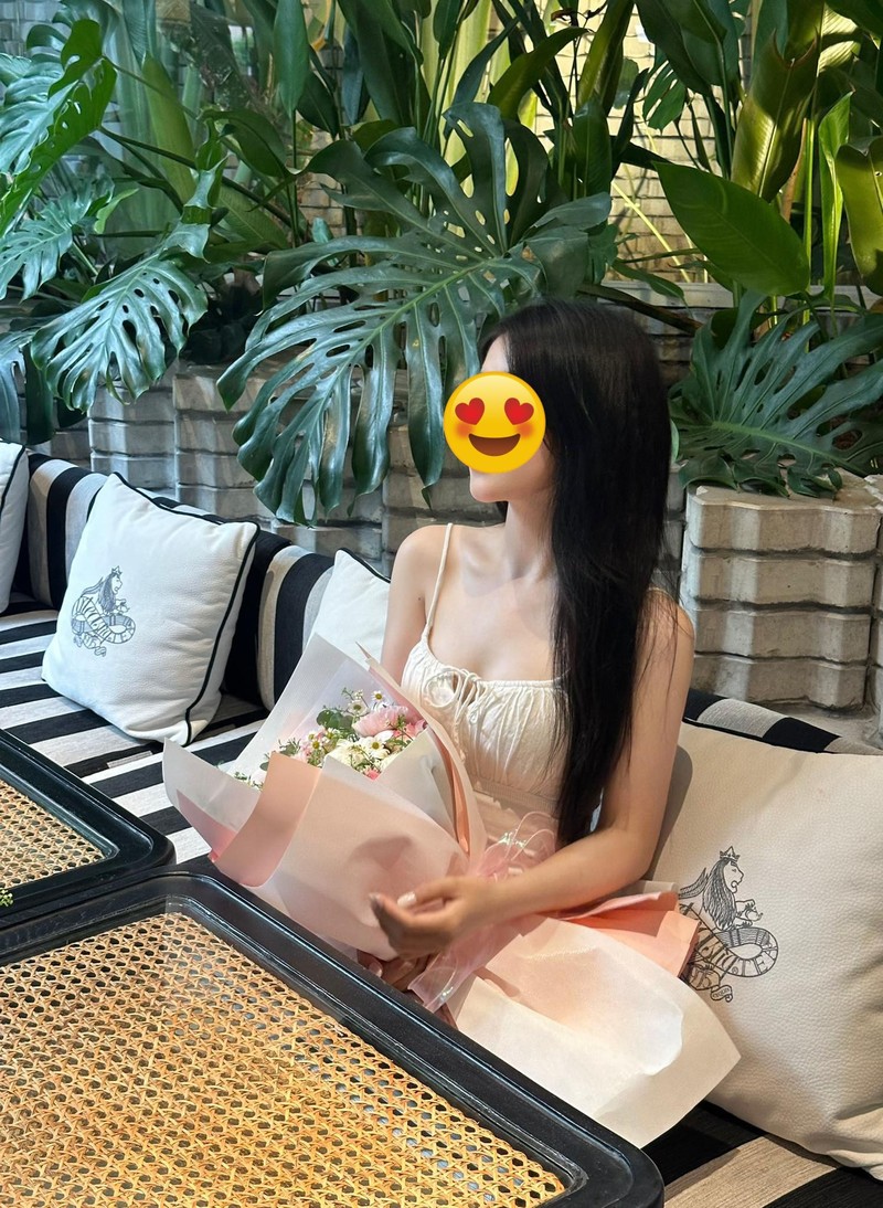 Zoom can nhan sac ban gai tin don nong bong cua Le Tuan Khang-Hinh-2