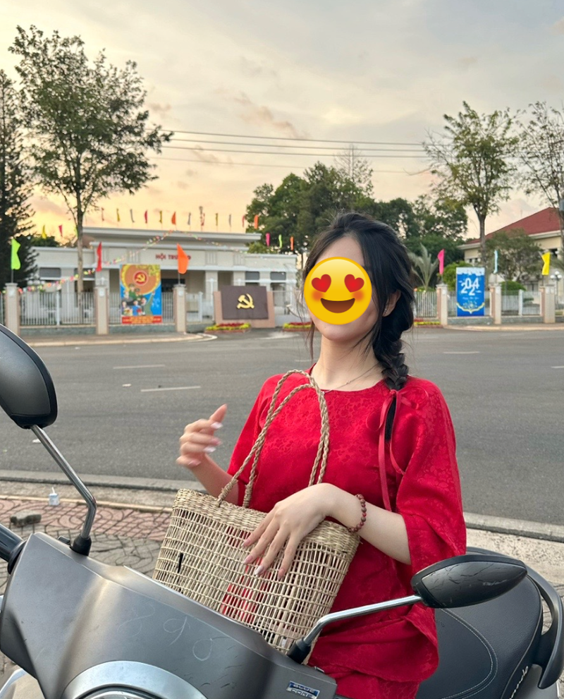 Zoom can nhan sac ban gai tin don nong bong cua Le Tuan Khang-Hinh-3