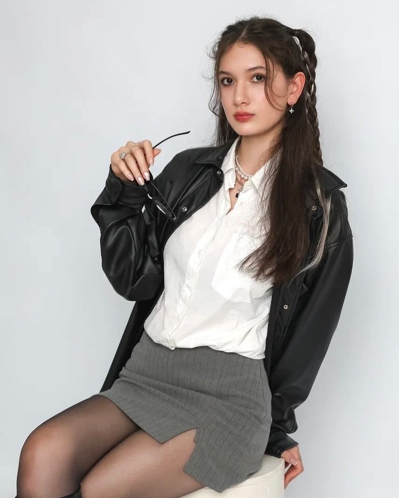 Em gai thu mon Dang Van Lam khoe ve goi cam o tuoi 18-Hinh-3