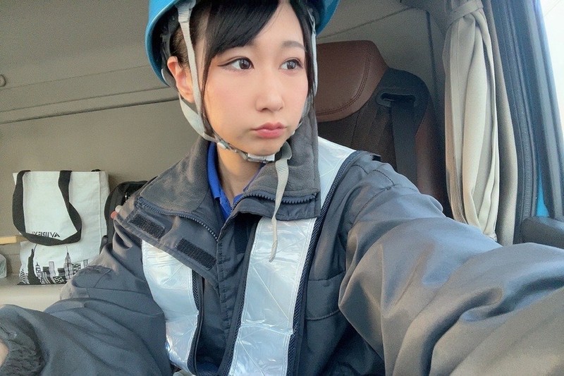 Nu tai xe xe tai gay sot vi xinh nhu hot girl