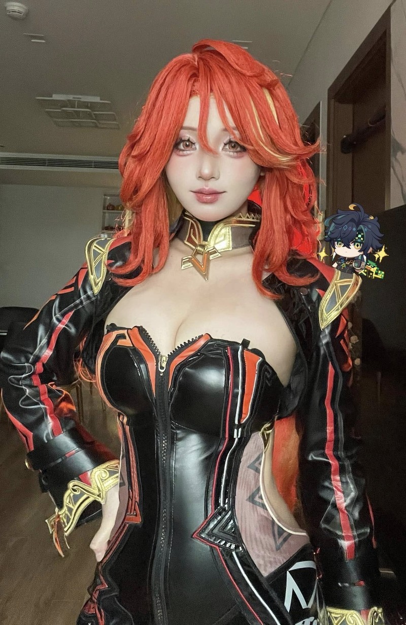 Nu coser khoe khoanh khac tay trang, mat moc ra sao?-Hinh-10