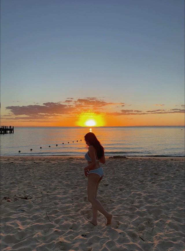 MC hot nhat Lien Quan dien bikini cuc 