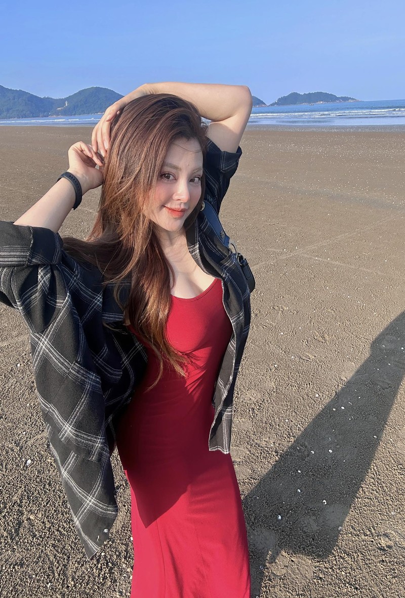 Gai xinh phong gym Ha Tinh buoc vao duong dua bikini chao he-Hinh-4
