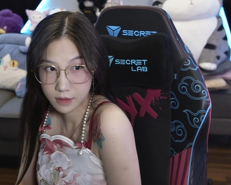 Nu streamer ca tinh Alicia Meow khoe anh lan bien ngam la me-Hinh-5