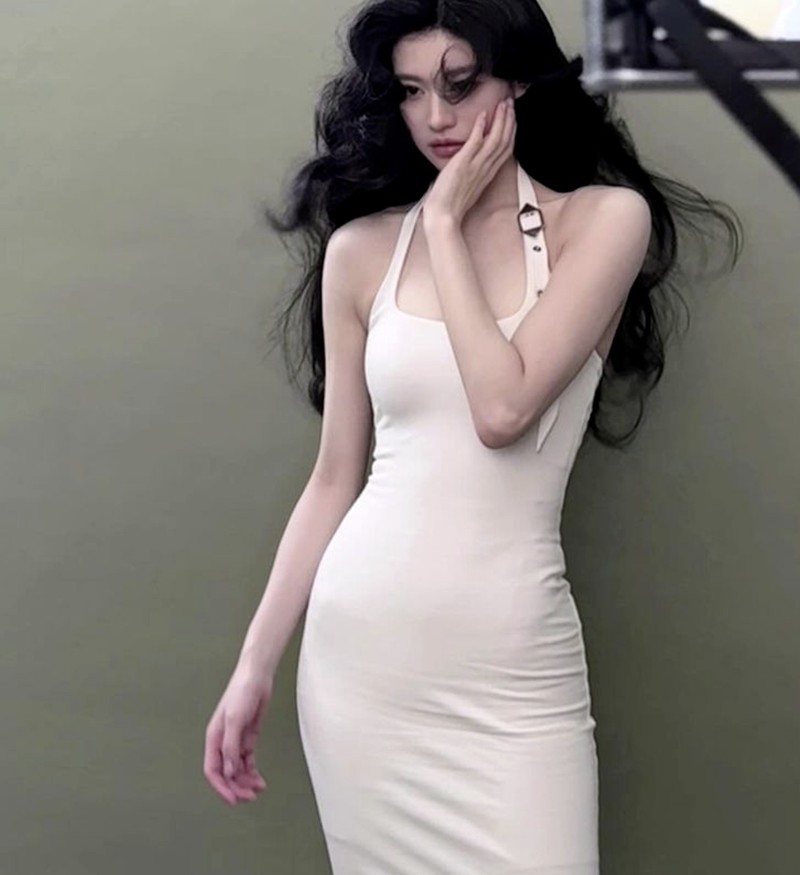 My nu dep nhu san pham AI khoe body sieu thuc-Hinh-3